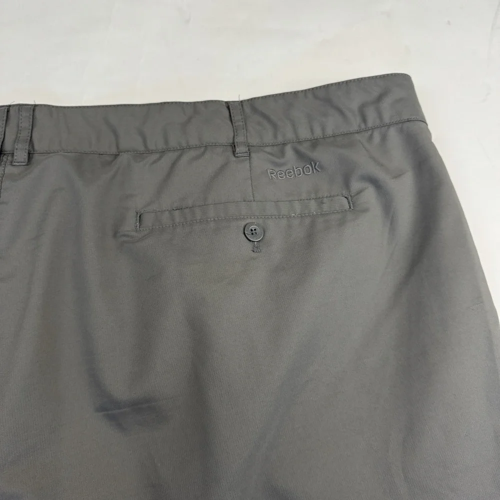 Reebok Golf Men's Gray Flat Front Performance Active Shorts Size 54 Stretch - Picture 9 of 10